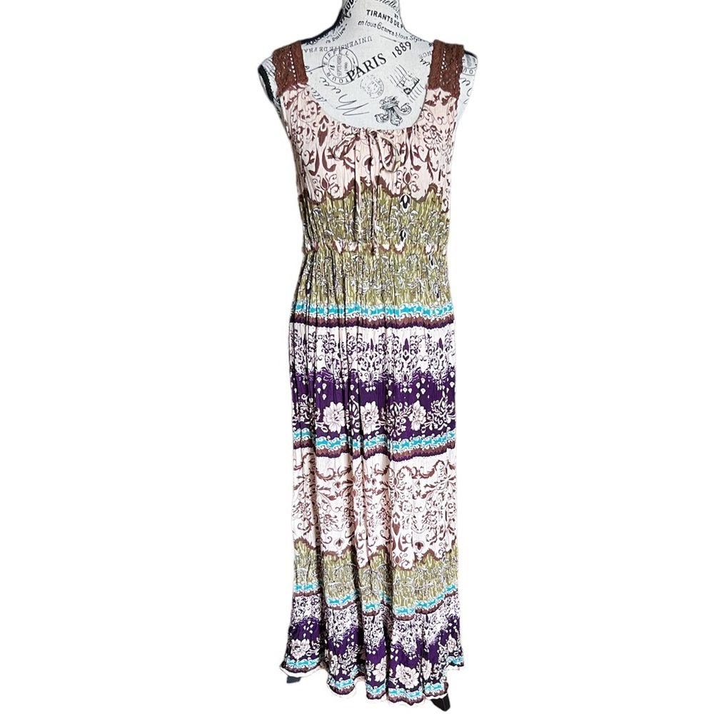 Forbidden Los Angeles Sleeveless maxi crochet dress